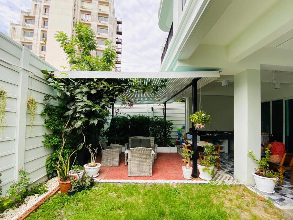 Teak Villa Бангкок Экстерьер фото